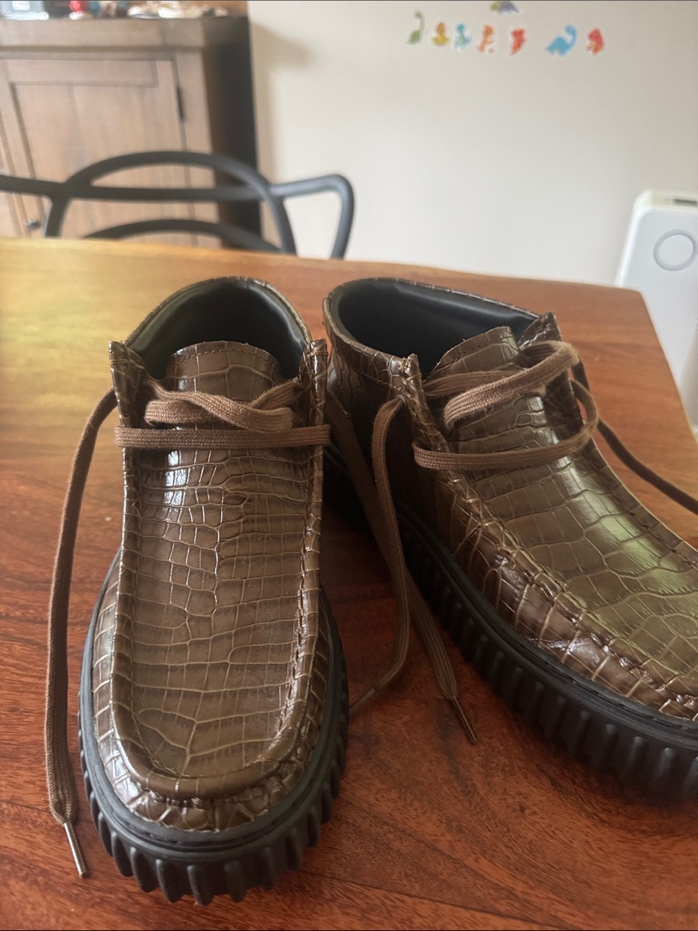 Clarks Olive Brown Croc-Embossed Chukka Boots
